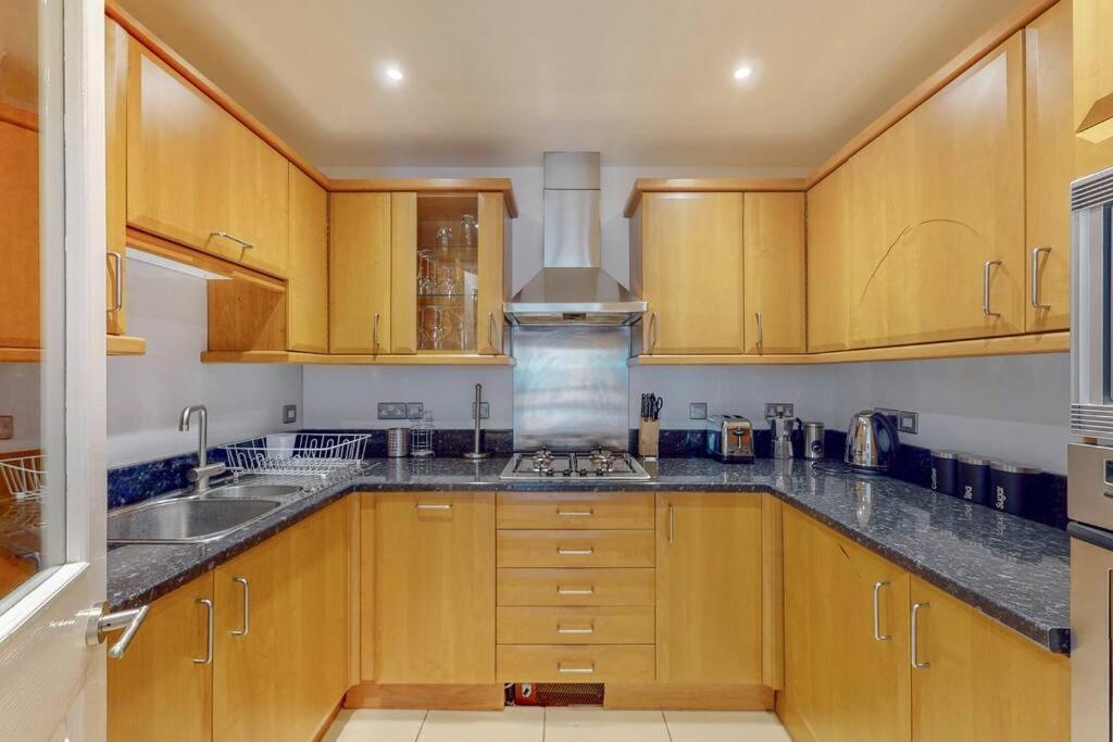 Lovely 1 Bed - 10 Min To Waterloo Tube Apartment London