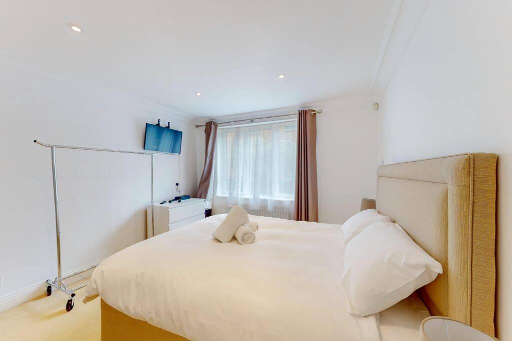 Lovely 1 Bed - 10 Min To Waterloo Tube *